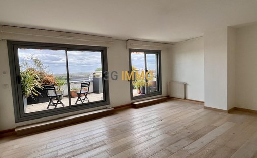 Apartment in Cathédrale, Tours, France 1