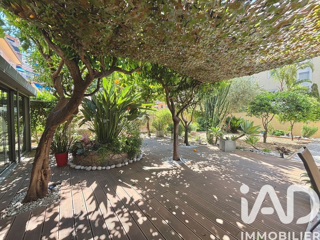 House in Hyeres, Provence-Alpes-Côte d'Azur, France 4 - 18097138