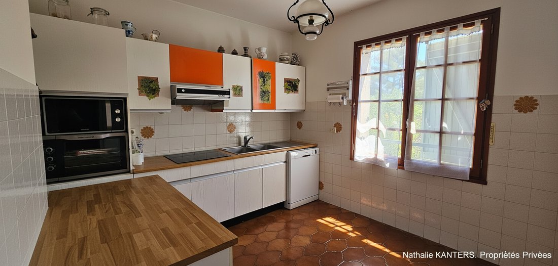 Villa in Notre Dame des Routes, Toulon, France 4 - 18107508