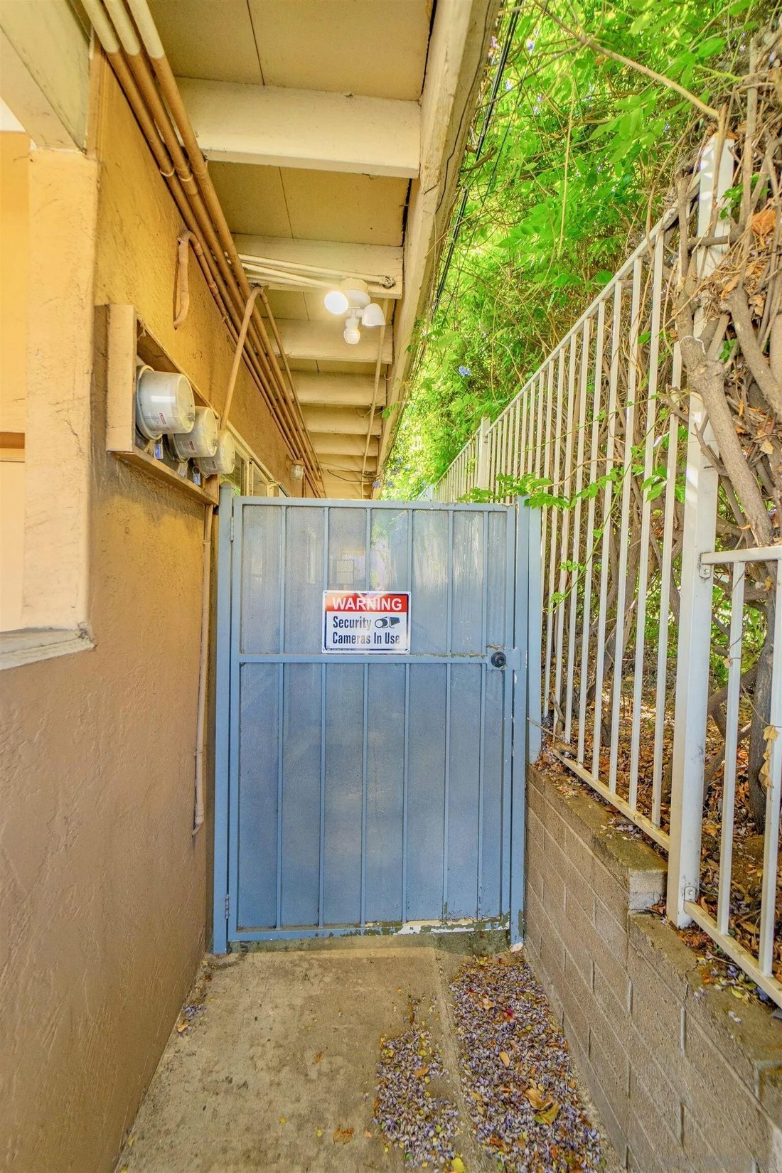 La Mesa, California, United States 5 - 18102771