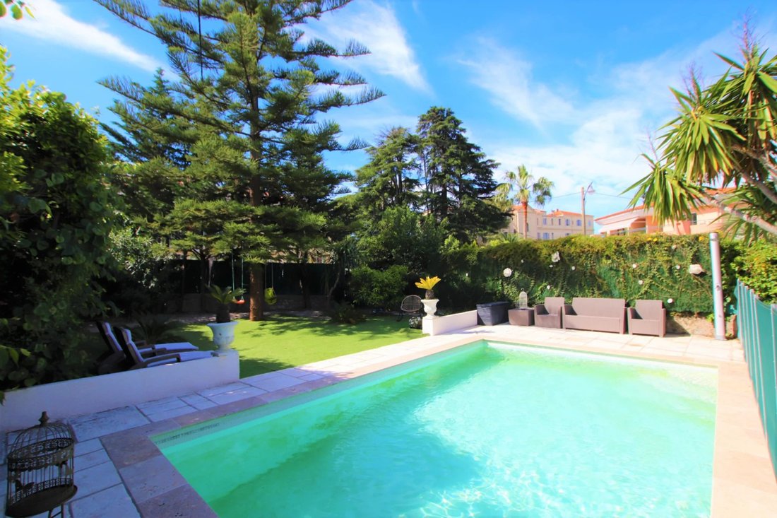 House in Cannes, Provence-Alpes-Côte d'Azur, France 1 - 18092740