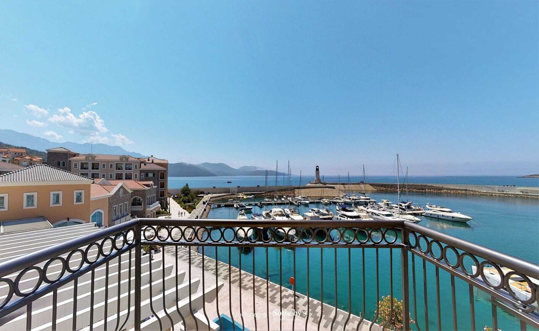 Apartment in Milovići, Tivat Municipality, Montenegro 1 - 17780004