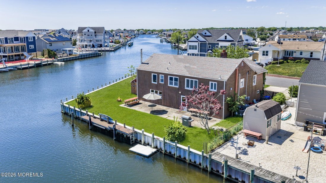 House in Toms River, New Jersey, United States 1 - 18098561