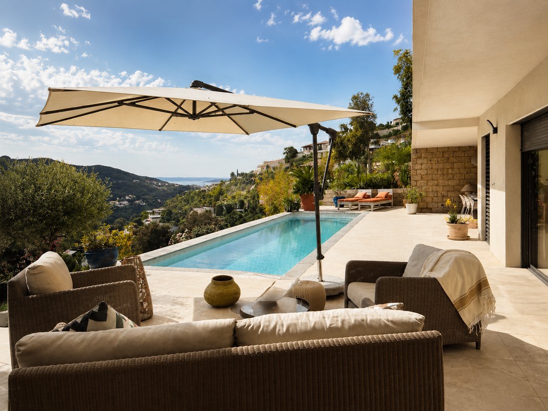Villa in La Londe-les-Maures, Provence-Alpes-Côte d'Azur, France 3 - 17929730