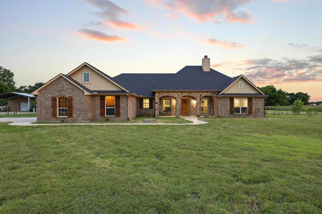 House in Trenton, Texas, United States 5 - 18101036