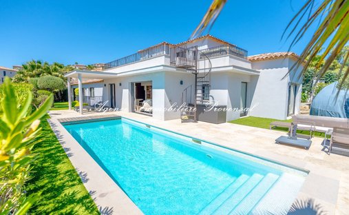 Villa in Ville-Les Saquedes-Le Bouillonnet, Sainte-Maxime, France 1