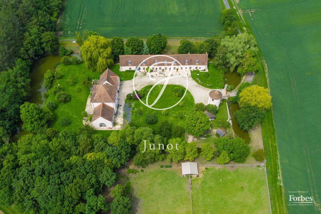Estate in Beaune-la-Rolande, Centre-Val de Loire, France 4 - 18091124