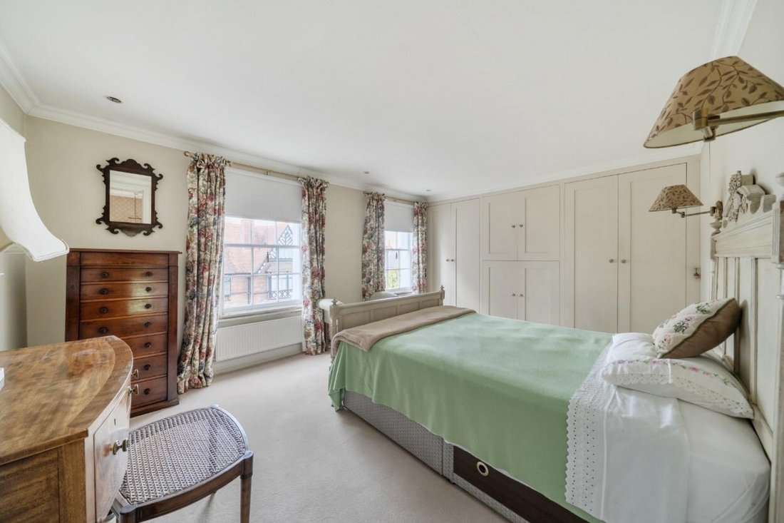 House in Windsor, England 5 - 18091318