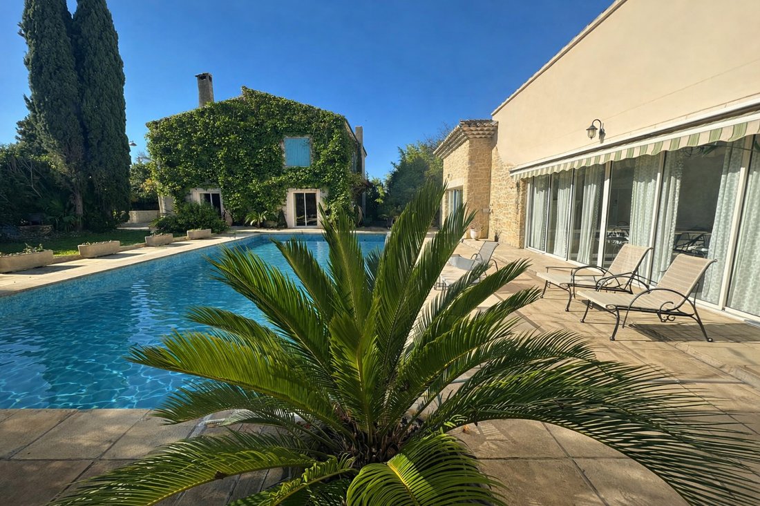 Villa in Les Hameaux, Saint-Victoret, France 2 - 18094054