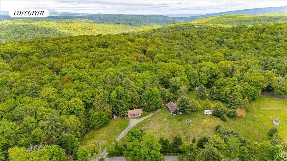 Ellenville, New York, United States 3 - 18105903
