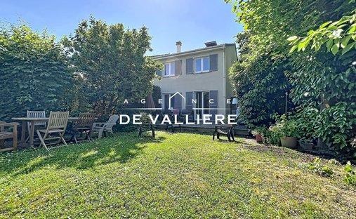 House in Centre Ville, Rueil-Malmaison, France 1