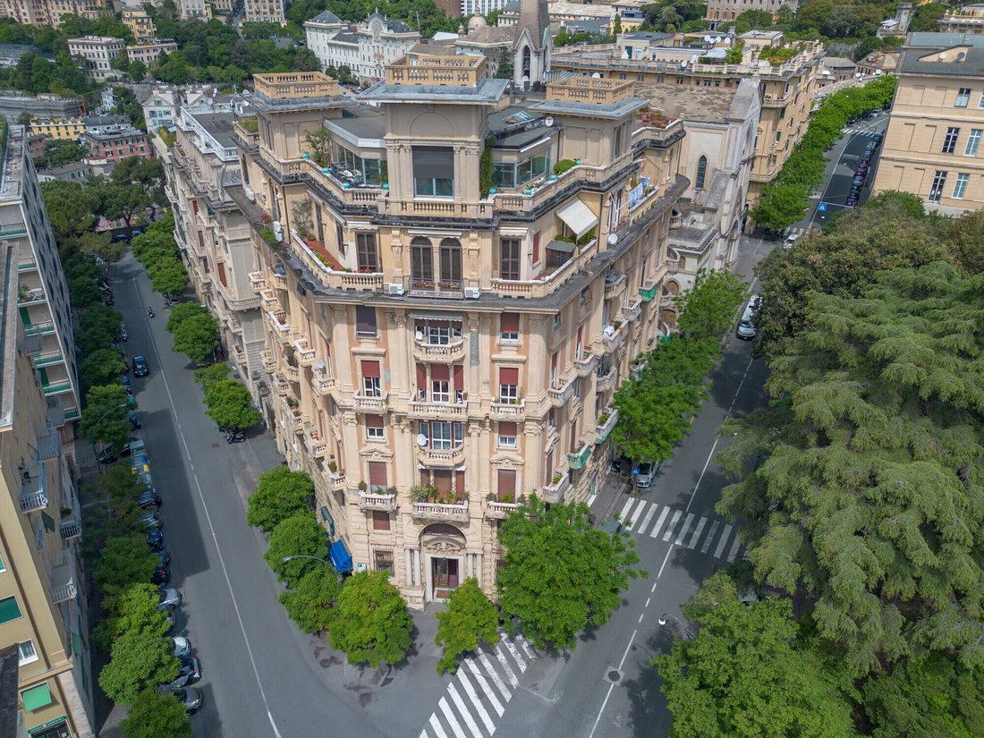 Apartment in Circonvallazione, Genoa, Liguria 2 - 18095642
