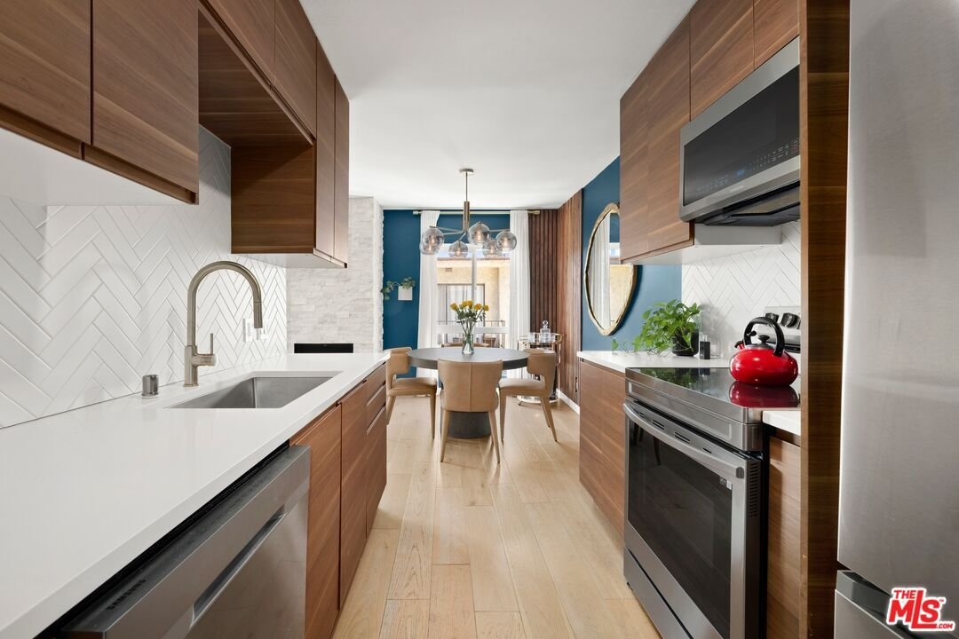 Condo in Los Angeles, California, United States 3 - 18092833