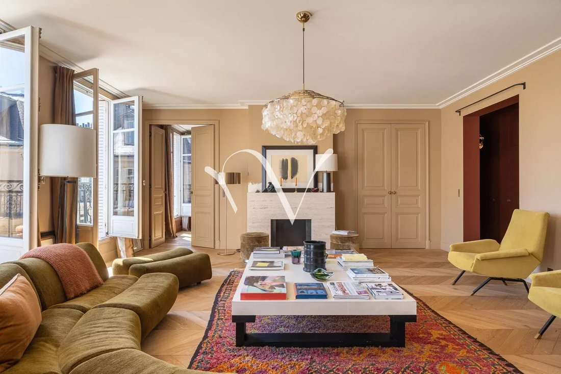 Apartment in Invalides, Paris 7e Arrondissement, Paris 4 - 18106460