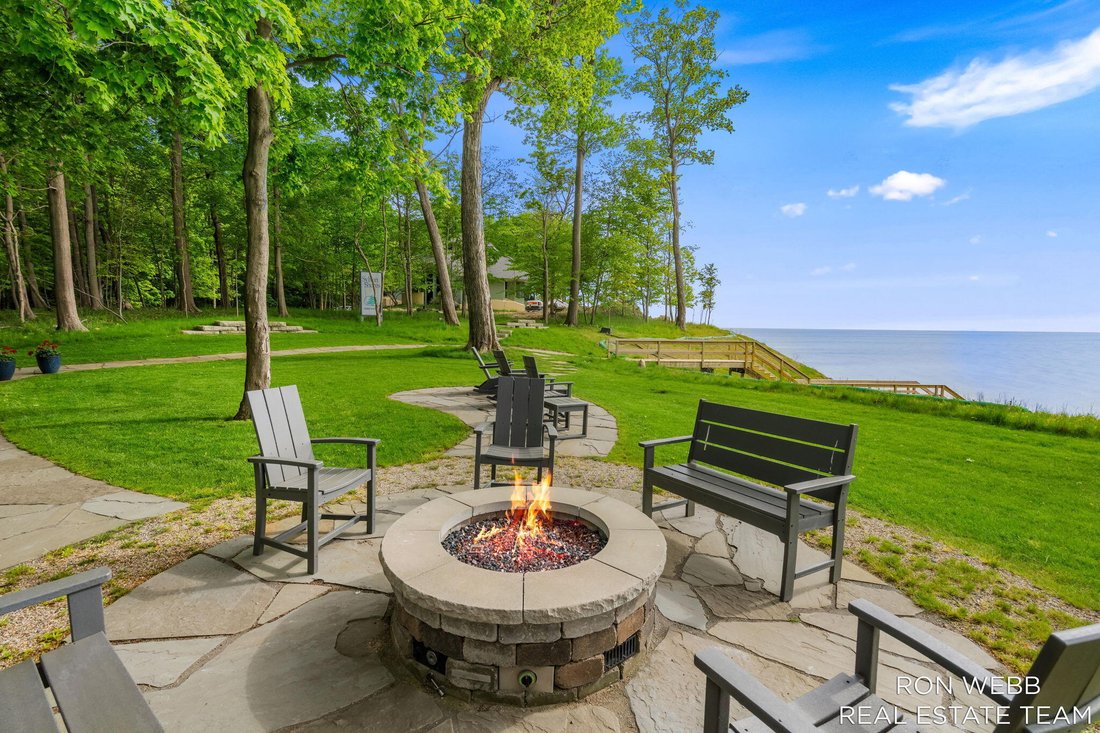House in Fennville, Michigan, United States 5 - 18108237