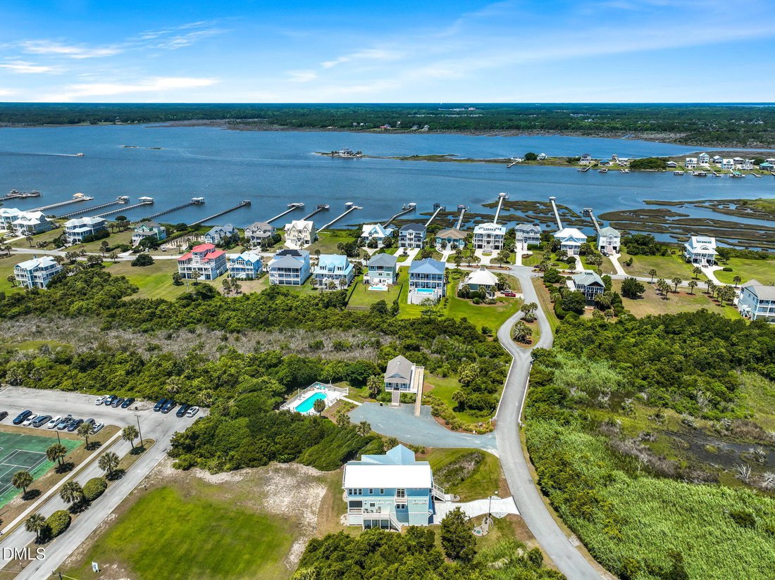 House in North Topsail Beach, North Carolina, United States 4 - 17999674