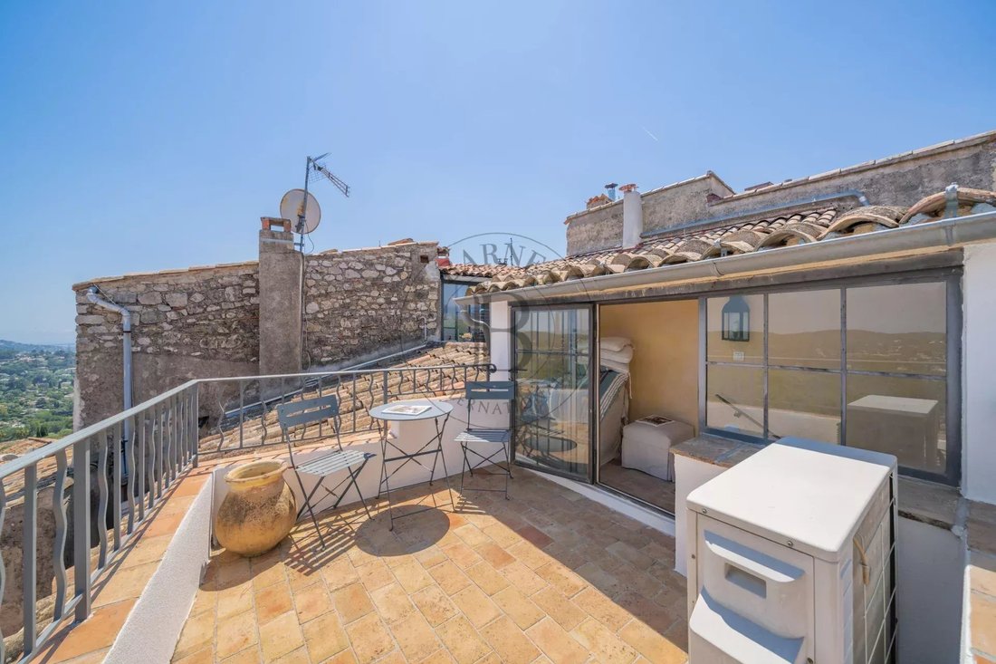 Villa a Mougins, Provenza-Alpi-Costa Azzurra, Francia 1 - 18093402