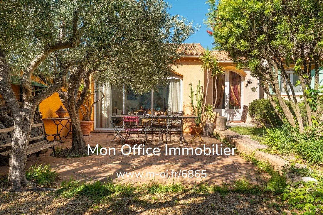 Villa in Le Village-L'Esperon, Sausset-les-Pins, France 4 - 18091268