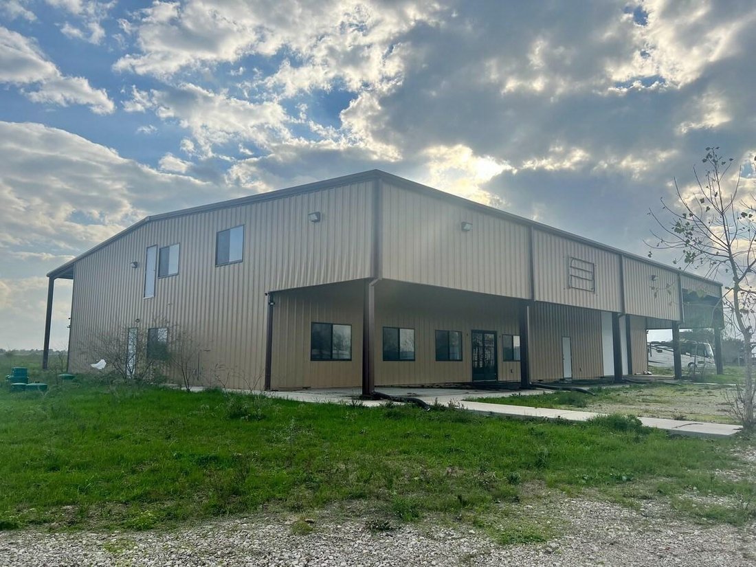 House in Waller, Texas, United States 5 - 18072636