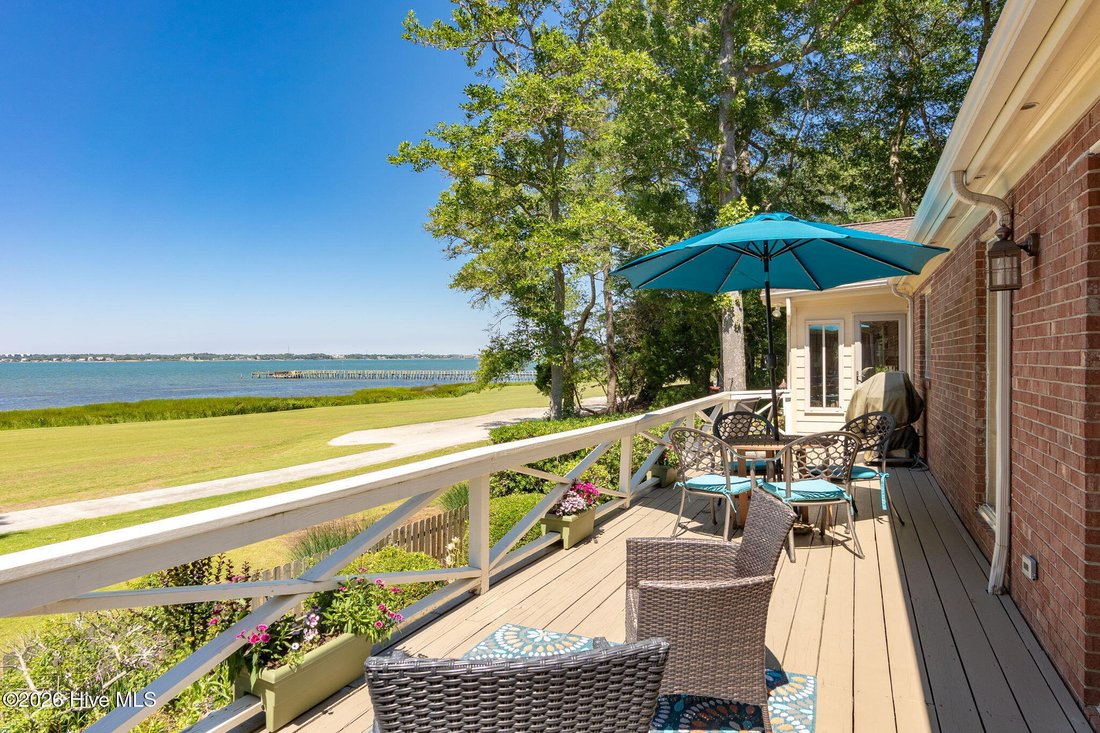 House in Pine Knoll Shores, North Carolina, United States 1 - 18095416