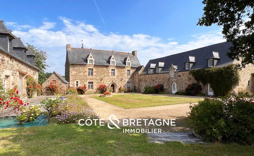 Castle in Tréguier, Brittany, France 1