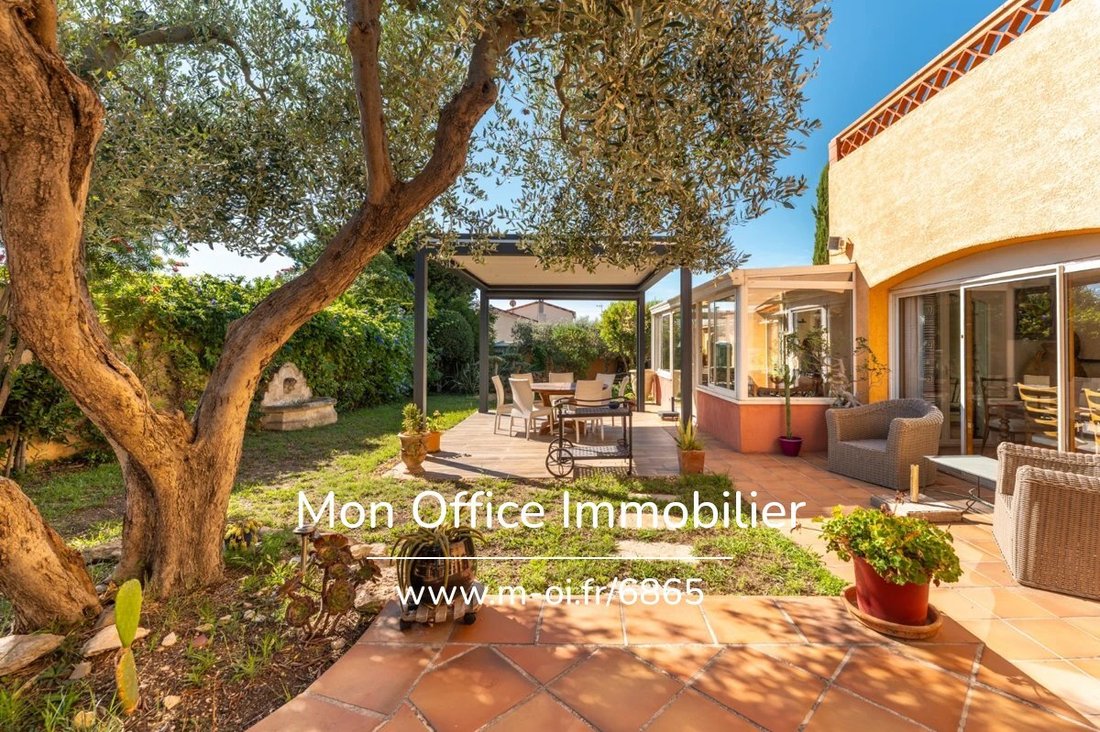 Villa in Le Village-L'Esperon, Sausset-les-Pins, France 3 - 18091268