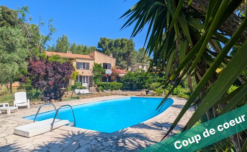 Maison à La Cadière-d'Azur, Provence-Alpes-Côte d'Azur, France 1