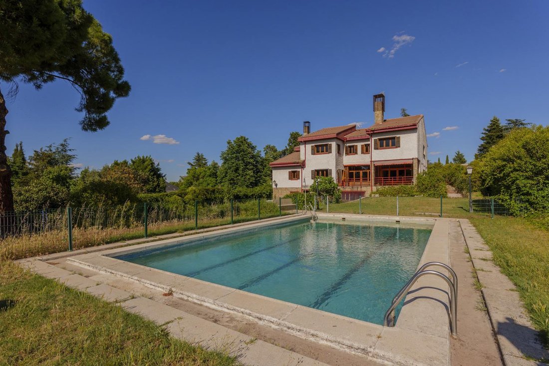 Villa in Somosaguas, Pozuelo de Alarcon, Comunidad de Madrid 2 - 18092115