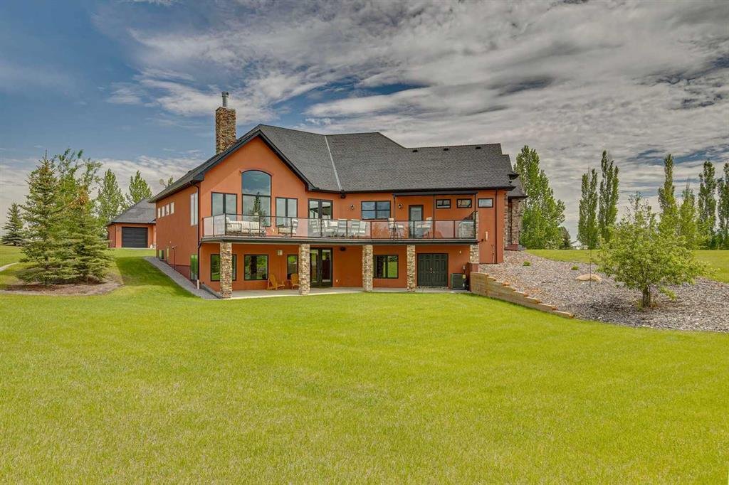 House in De Winton, Alberta, Canada 1 - 18107799