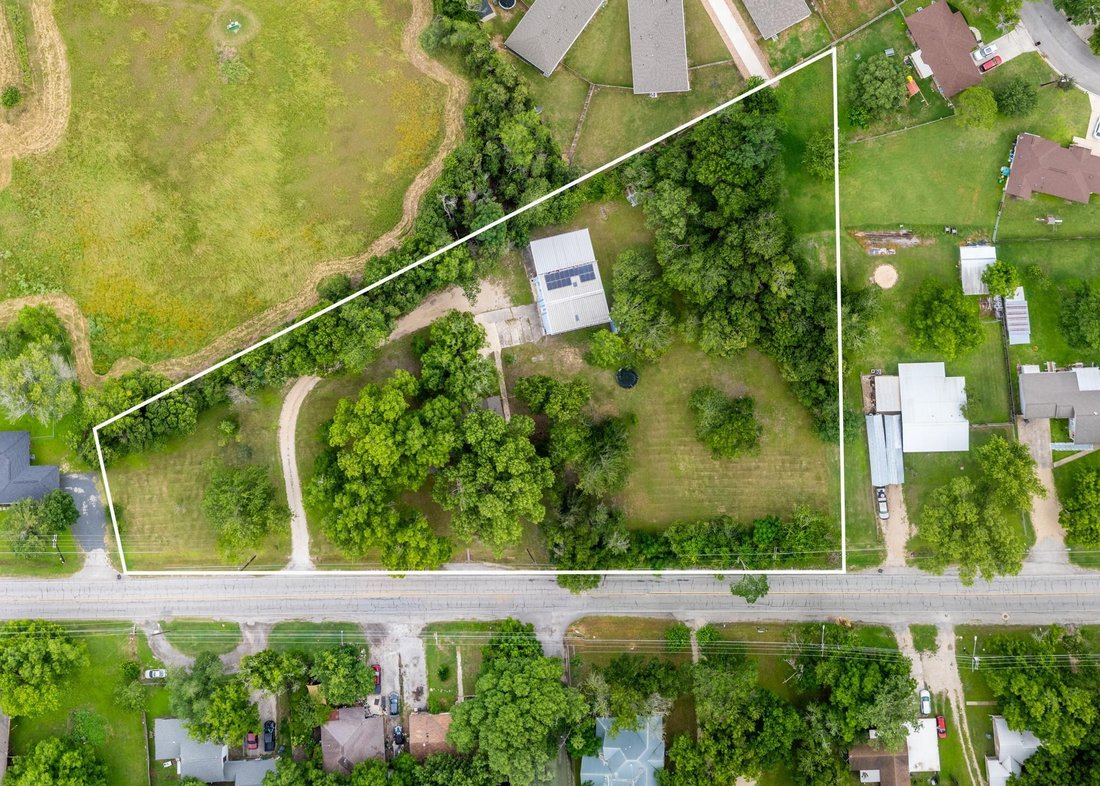 House in Lockhart, Texas, United States 4 - 18104866