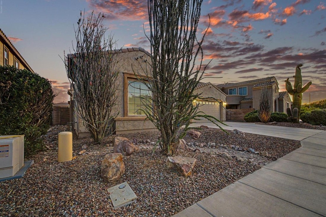 Chandler, Arizona, United States 2 - 18090794