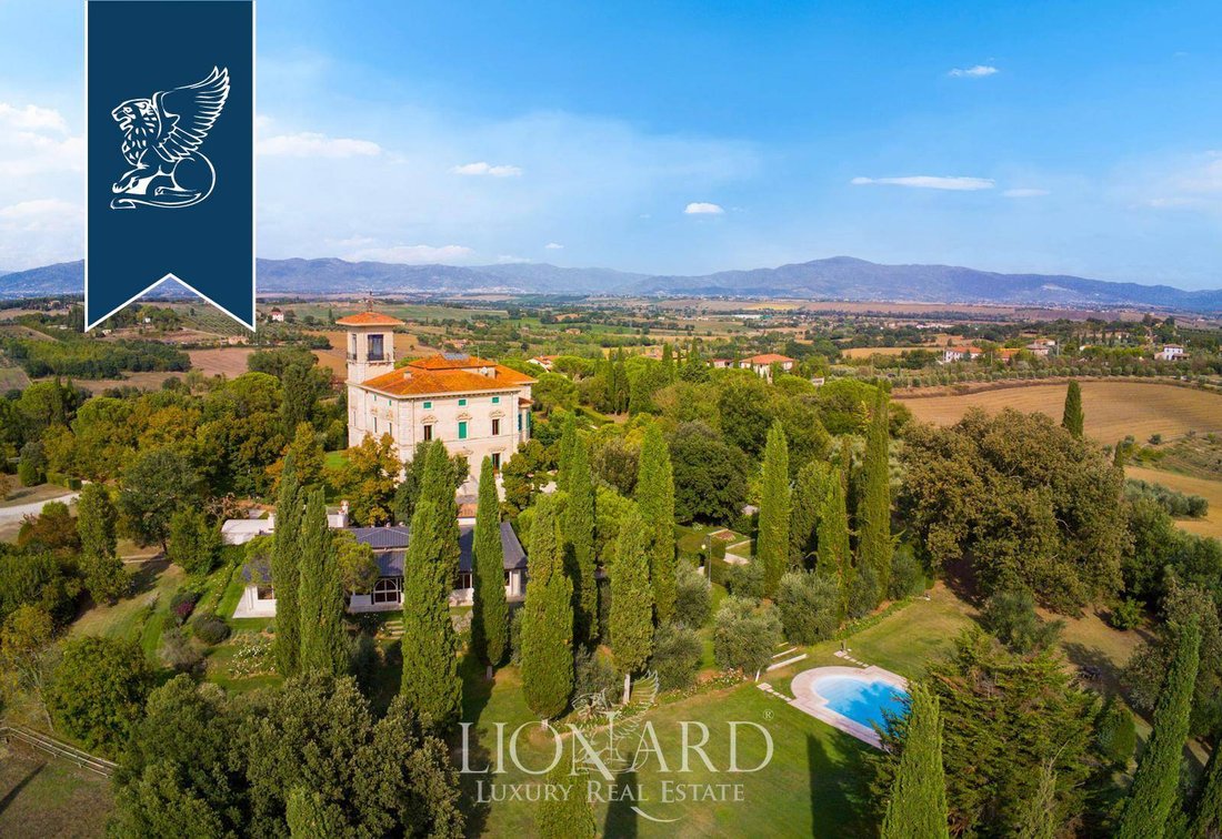 Villa in Foiano della Chiana, Tuscany, Italy 1 - 18096680