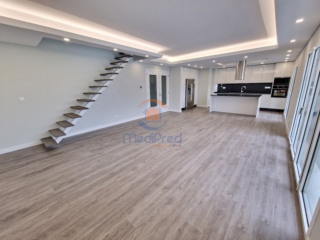 Apartment in Ramada e Canecas, Lisbon, Portugal 1 - 18099392