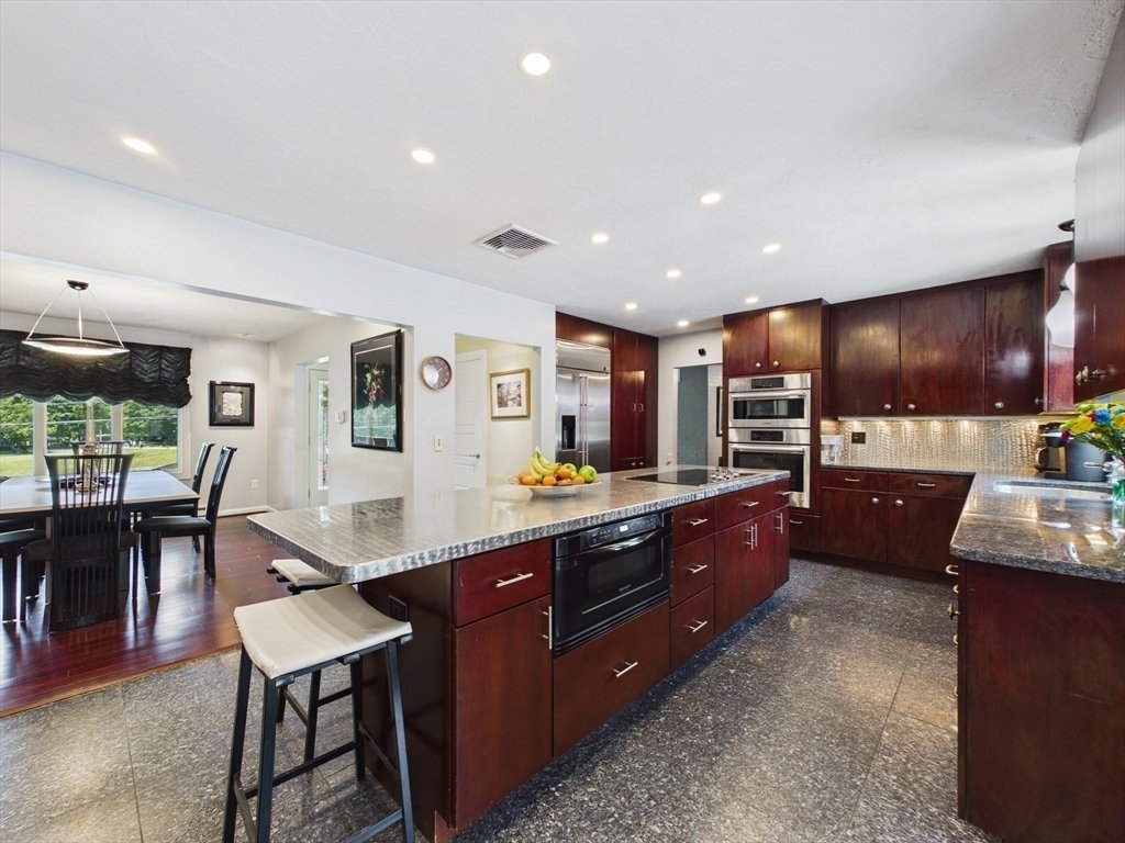 House in Easton, Massachusetts, United States 4 - 18095816