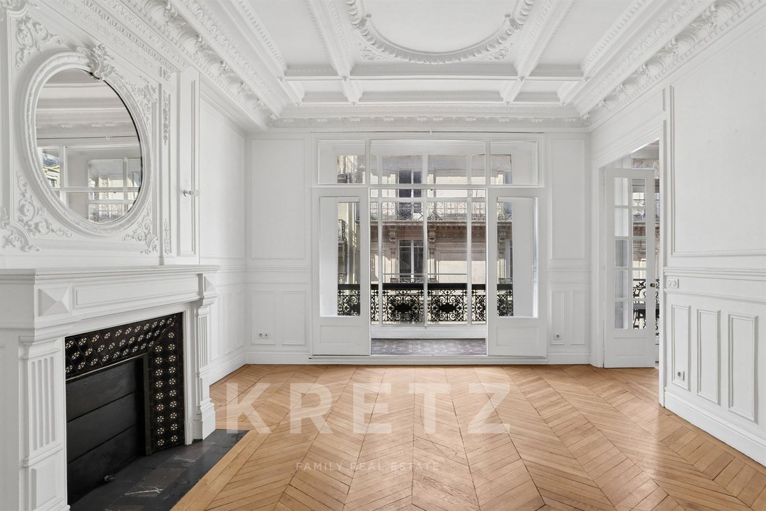 Apartment in Triangle d'Or, Paris 8e Arrondissement, Paris 2 - 16711715