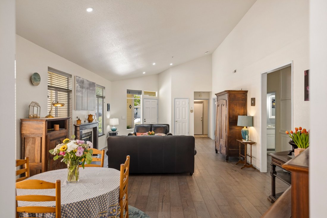 House in Salinas, California, United States 4 - 18096303