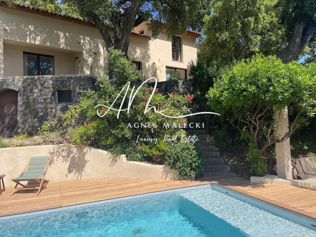 Estate in Rayol-Canadel-sur-Mer, Provence-Alpes-Côte d'Azur, France 4 - 16608363