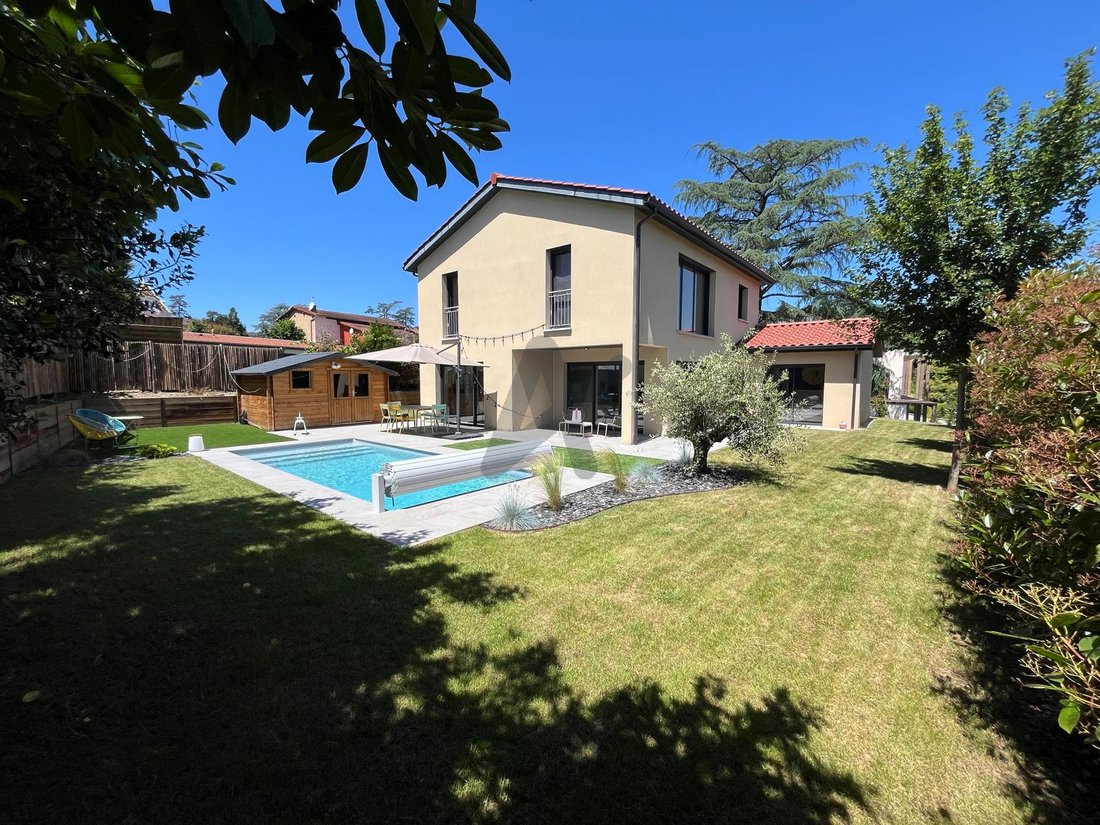 House in Charbonnieres-les-Bains, Auvergne-Rhône-Alpes, France 1 - 18092824