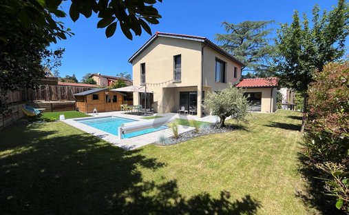 House in Charbonnieres-les-Bains, Auvergne-Rhône-Alpes, France 1