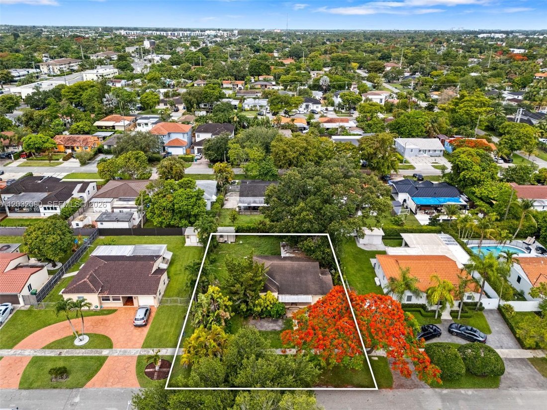 House in Miami, Florida, United States 3 - 18098532