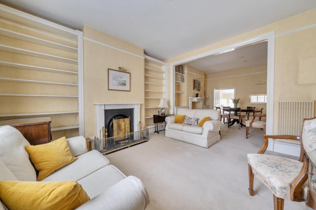 House in Windsor, England 2 - 18091318