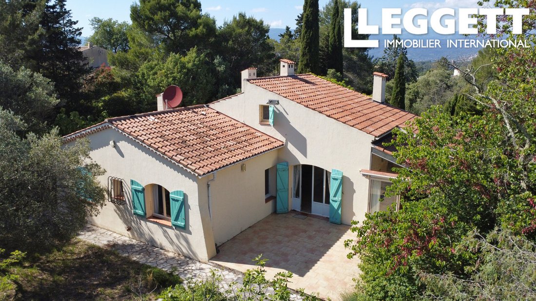 Villa in Saint-Paul-en-Forêt, Provence-Alpes-Côte d'Azur, France 3 - 18093377