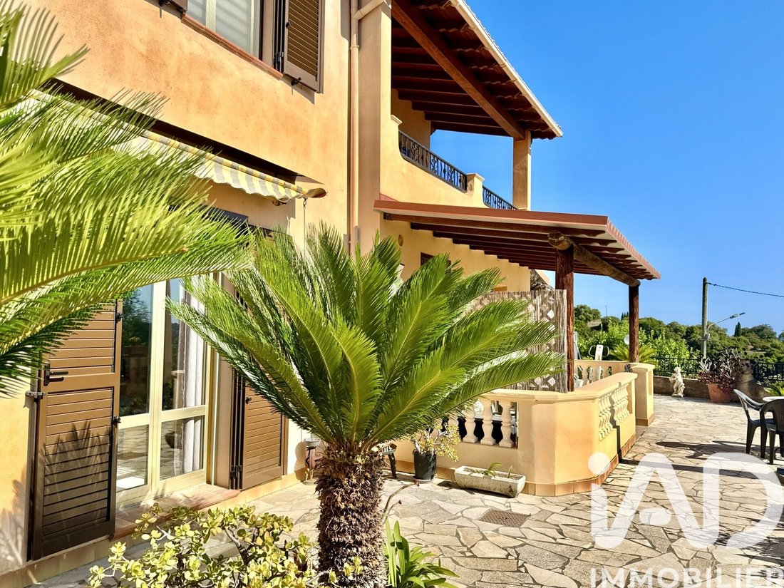 House in Menton, Provence-Alpes-Côte d'Azur, France 1 - 18097095