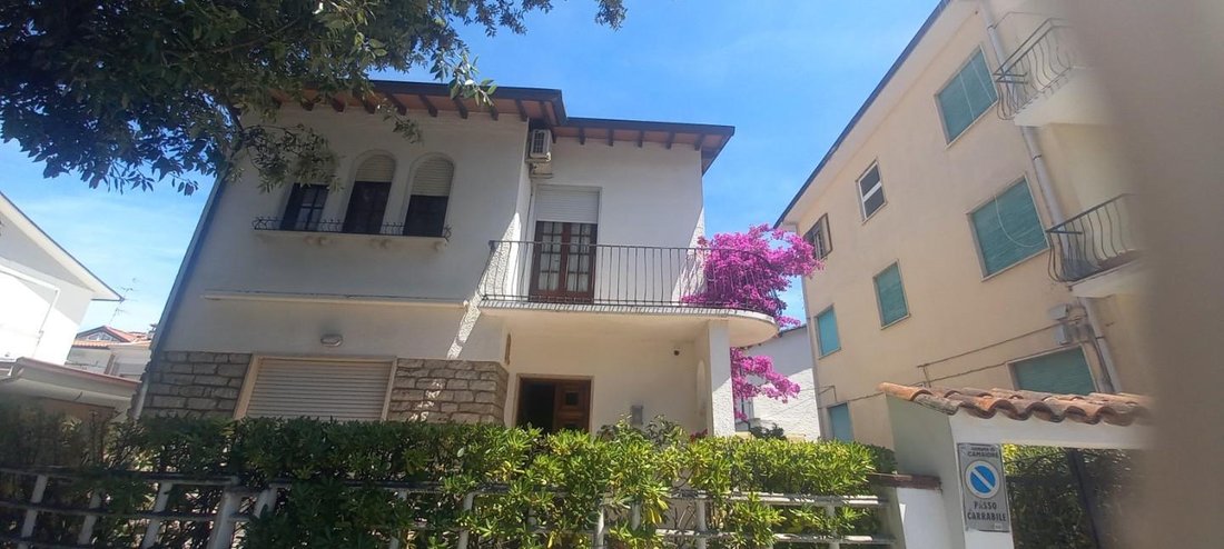 House in Lido di Camaiore, Camaiore, Tuscany 4 - 18087274