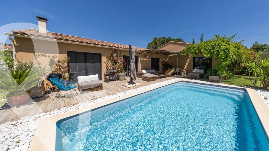 House in Paradou, Provence-Alpes-Côte d'Azur, France 2 - 17939799
