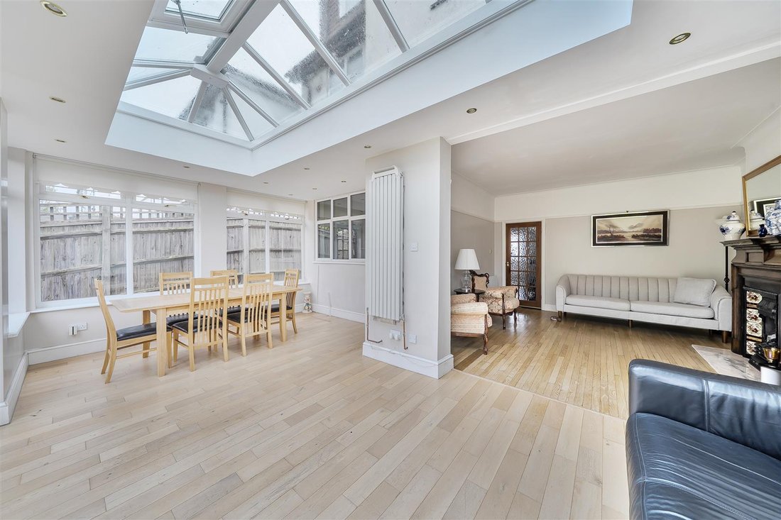 Casa en Pinnerwood Park, Hillingdon, Inglaterra 3 - 18091339