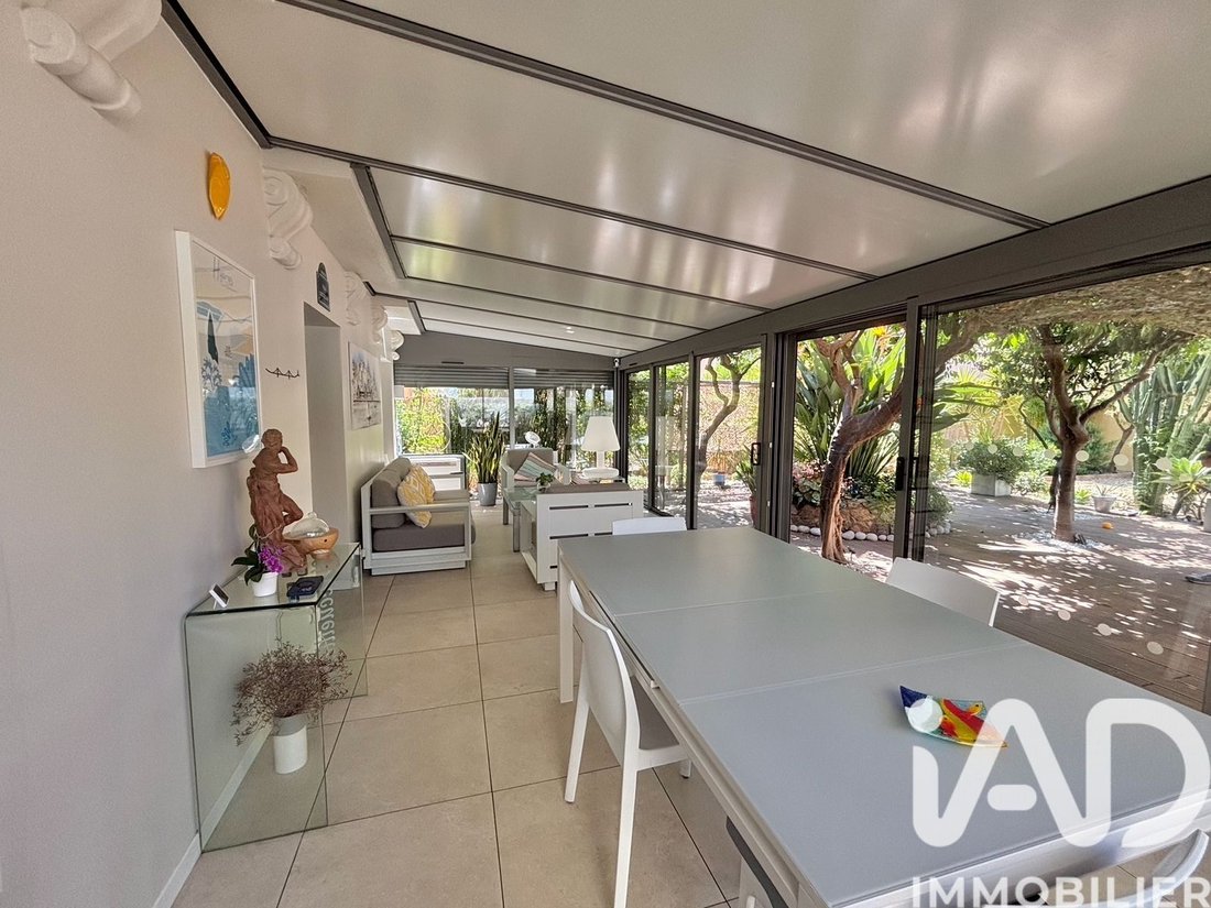 House in Hyeres, Provence-Alpes-Côte d'Azur, France 1 - 18097138