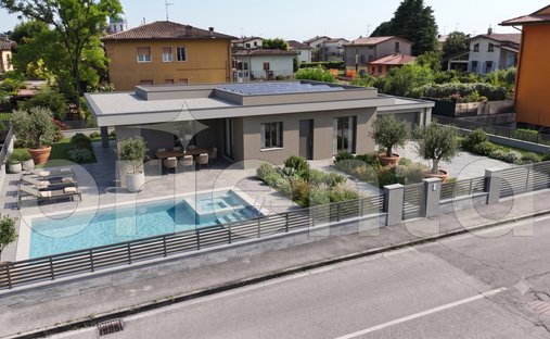 Villa in Montichiari, Lombardy, Italy 1
