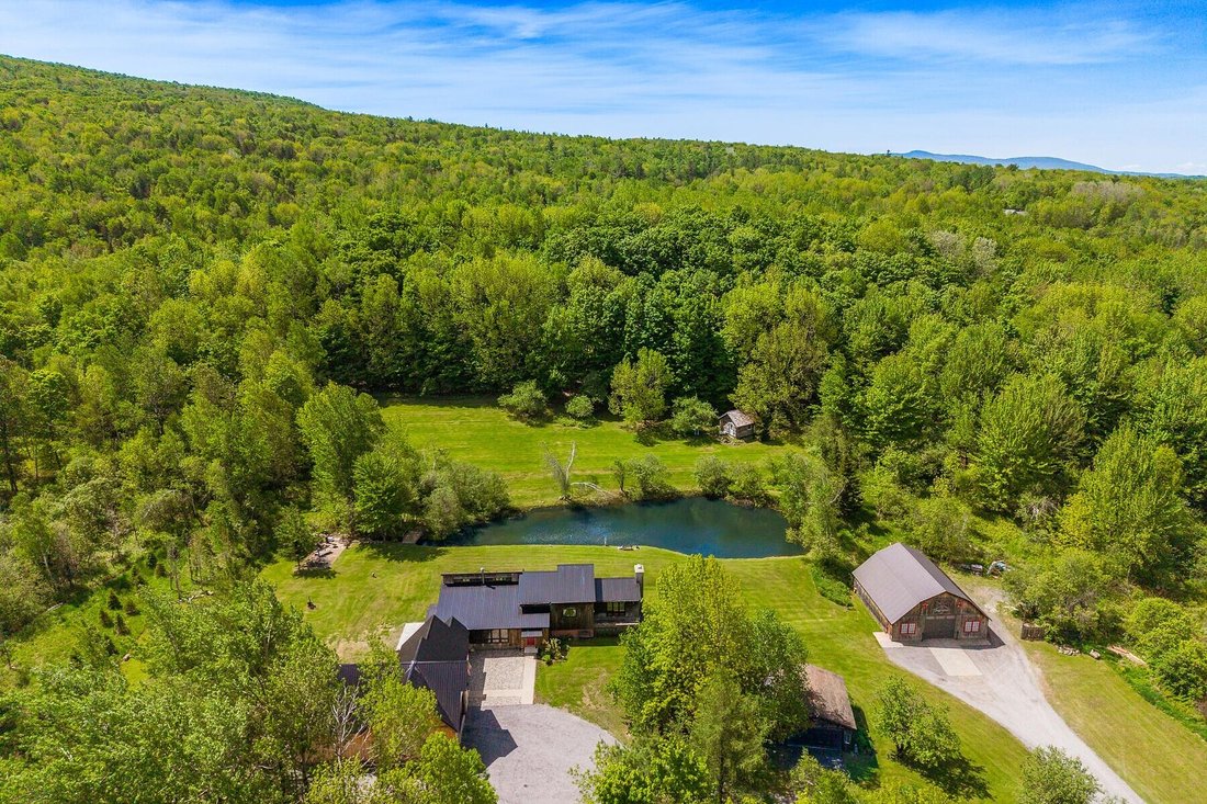 House in West Bolton, Quebec, Quebec, Canada 1 - 16780745