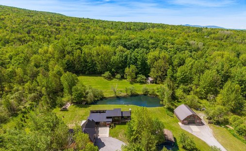 House in West Bolton, Quebec, Quebec, Canada 1